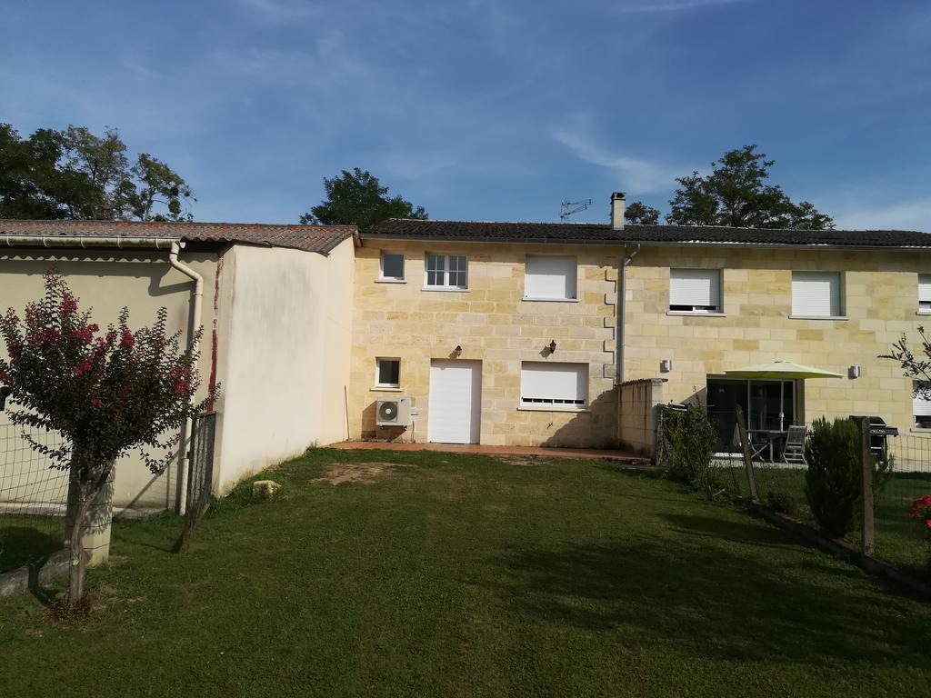 Gite Du Vignoble Sidky Lussac (Gironde) Exterior foto